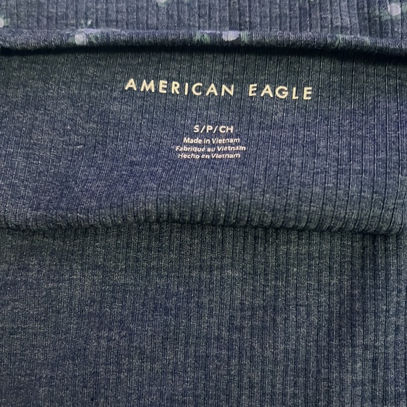 American Eagle Small blue flowered tank - Picture 3 of 3